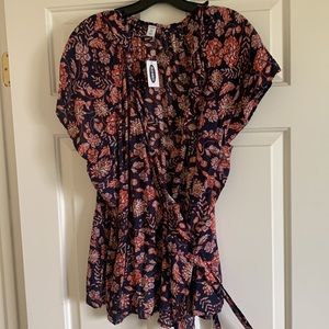 Beautiful Old Navy cotton true wrap top. Perfect for summer